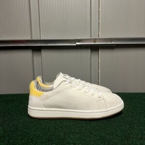 Suavs The Classic Sneaker Womens Size 7